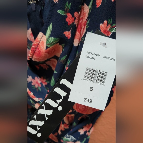 Trixxi Floral Romper (NWT - Picture 9 of 9